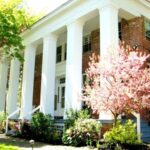 Cromwell Manor Inn Bed & Breakfast